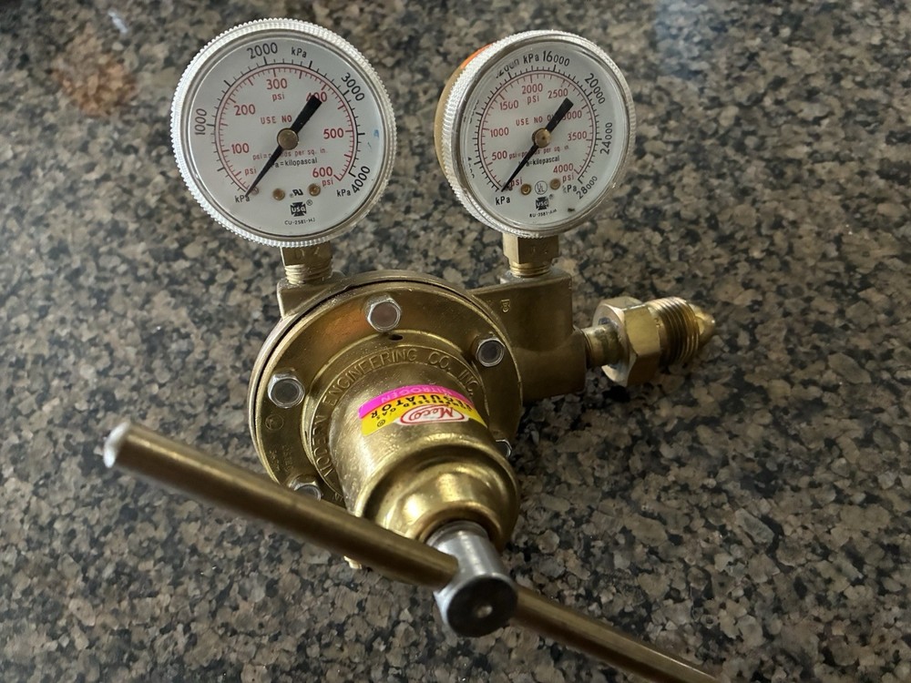 MECO P-600 MODERN ENGINEERING 3000 PSI