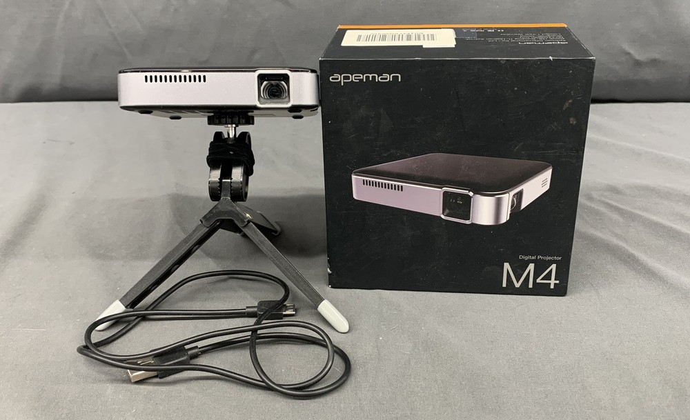 Apeman M4 Digital Projector w/ Tripod & USB Charger IOB POWERS ON/UNTESTED