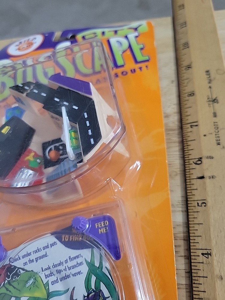 Wild Planet City Bugscape Bug Hangout Portable Tool Set & Bug Guide 1995