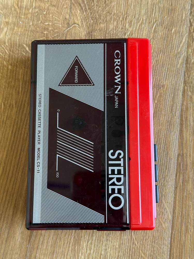 Crown Stereo Cassette Player Model CS-11 Red Does NOT work AS IS NO Returns