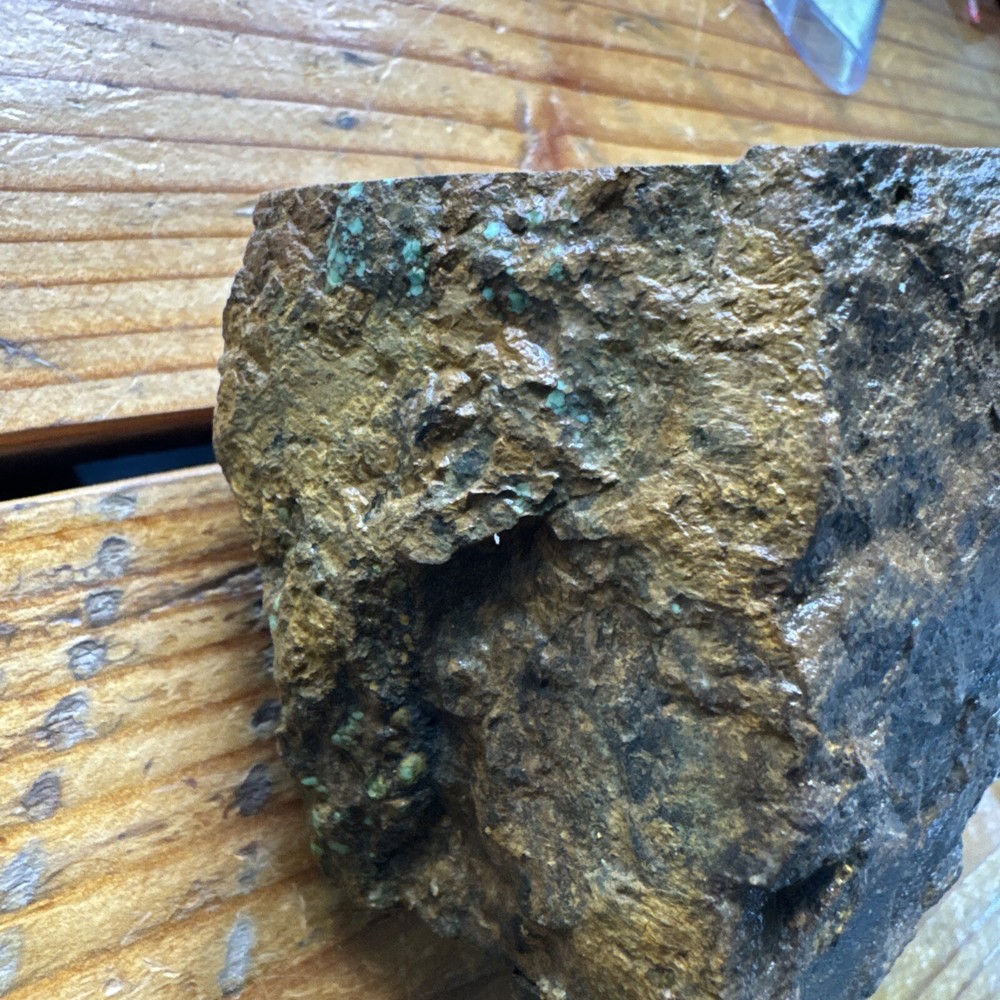 Natural Hubei Green Spider Web Pattern Two Pound , One Inch Thick Layer Through