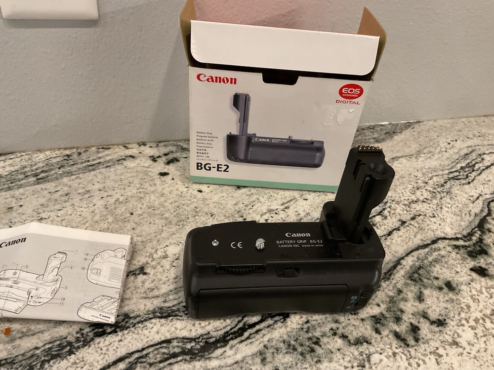 Canon BG-E2 Battery Grip for 20D, 30D Boxed