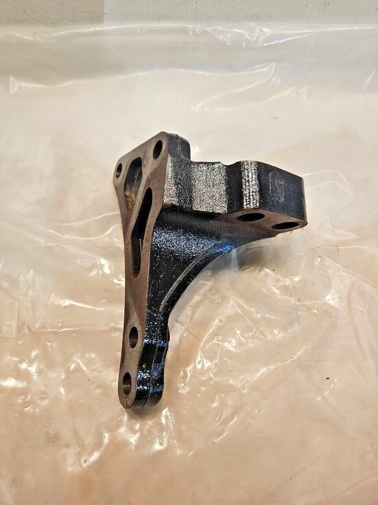 2017-2023 Detroit Diesel DD15 FRONT LEFT ENGINE MOUNT SUPPORT BRACKET OEM