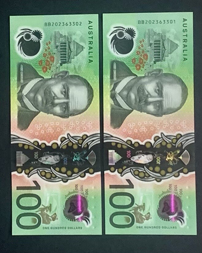 AUSTRALIAN AU100 Dollar Green Note - Featuring early Prefix BB Series