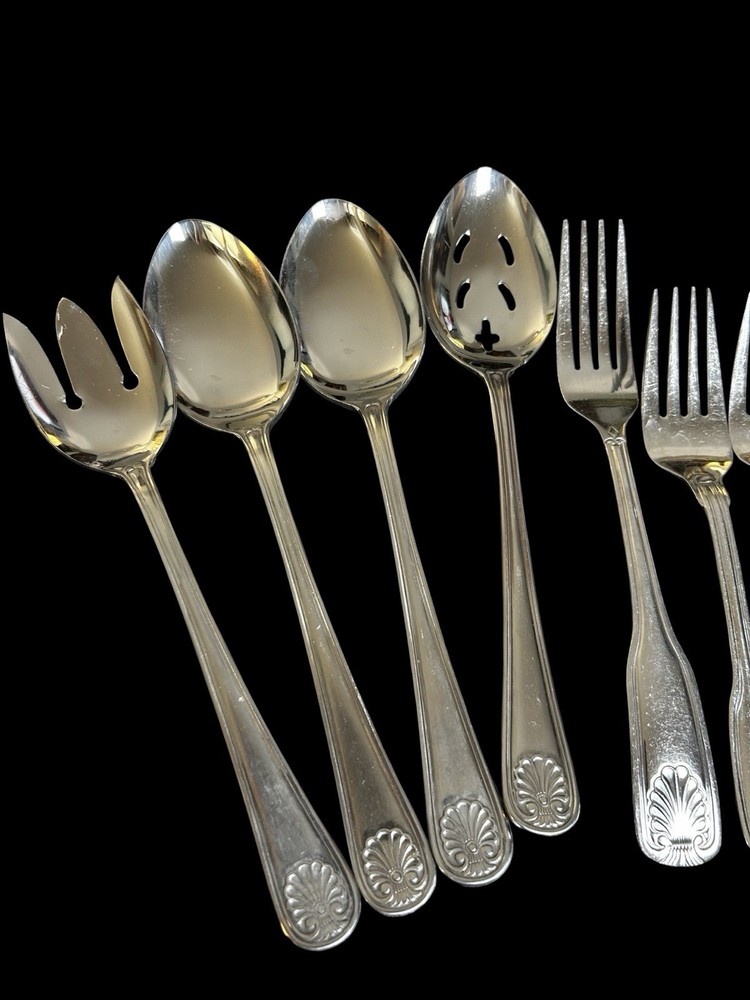13 Oneida Wallace Rogers National Shell Pattern Forks Spoons Knives Serving Pcs