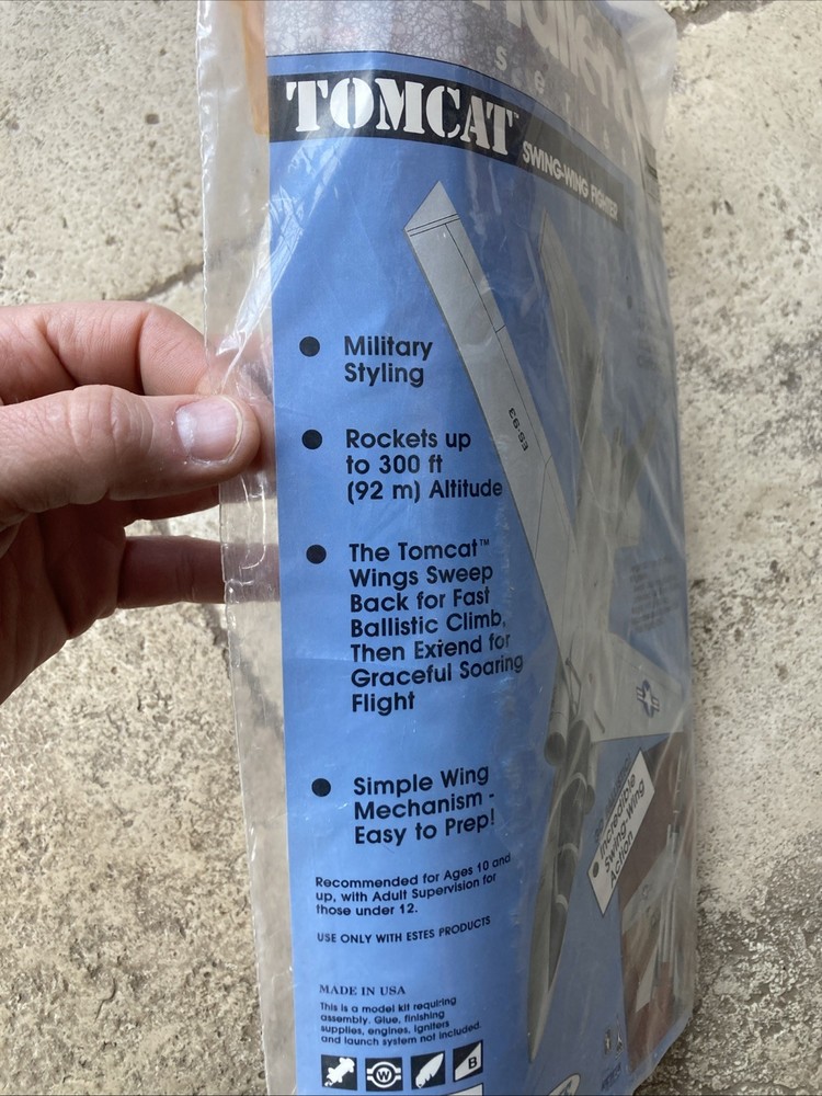 Estes Tomcat #2086 Swing-Wing Fighter Flying Model Rocket Kit