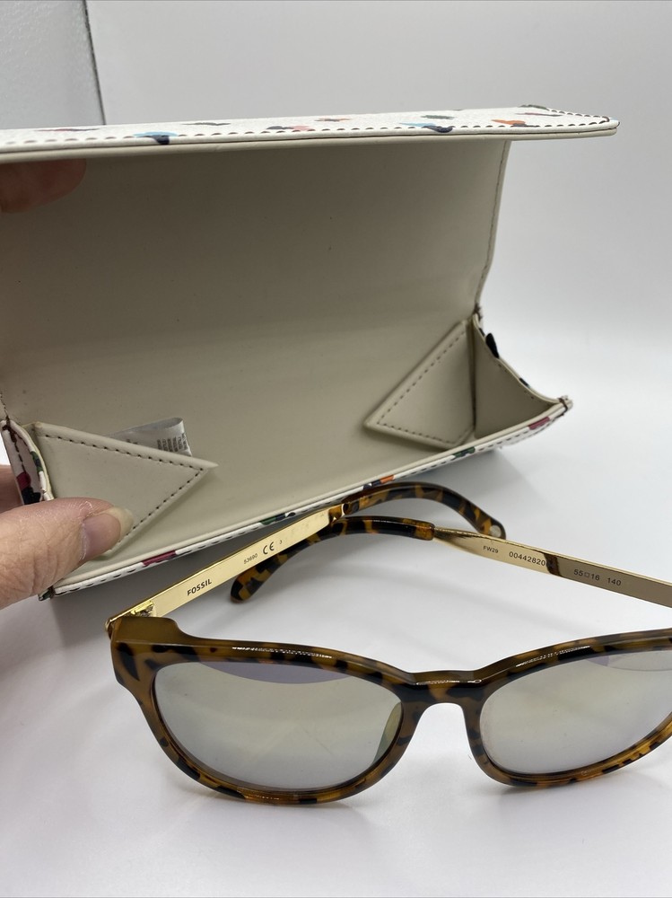 Fossil Sunglasses Glasses & Hard Case White With Hearts Magnet Closure - EUC