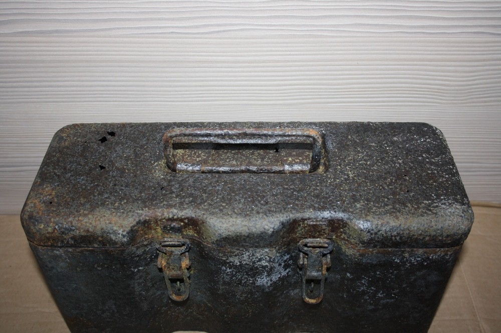 WW2 Original German Box for SMI