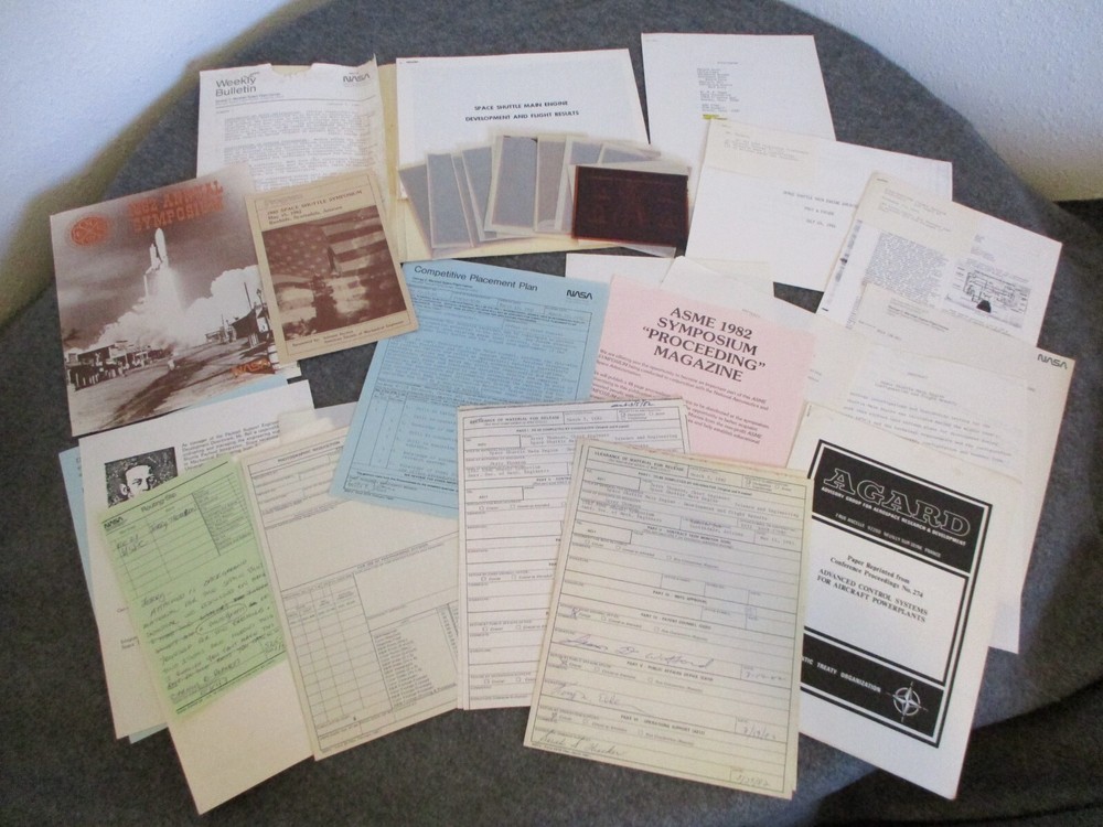 EARLY NASA SPACE SHUTTLE DEVELOPMENT REPORTS/PHOTOS/PRESENTATIONS RS25 DESIGNER
