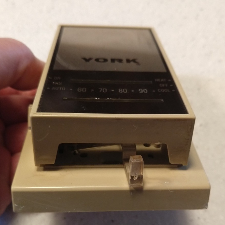 York Wall Mounted Thermostat Heat/Cool