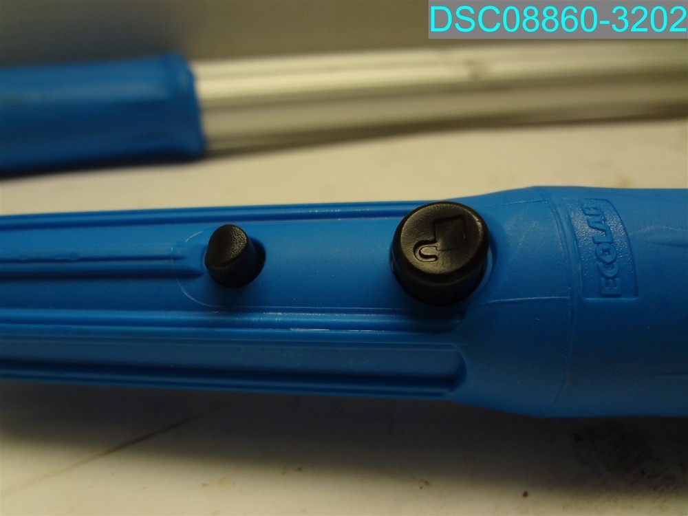 QTY=3: ECOLAB 54" ALUMINUM EXTENDABLE UNIVERSAL POLE