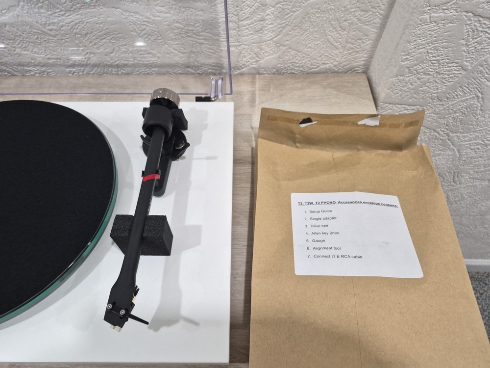 Pro-Ject - T2 Turntable - Satin White