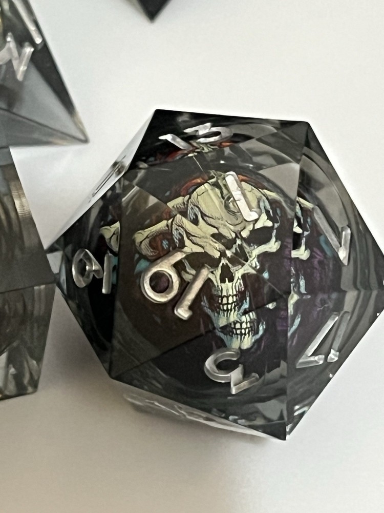 D&D Dice Set Skulls In Liquid Core. 7pcs Sharp Dice Set
