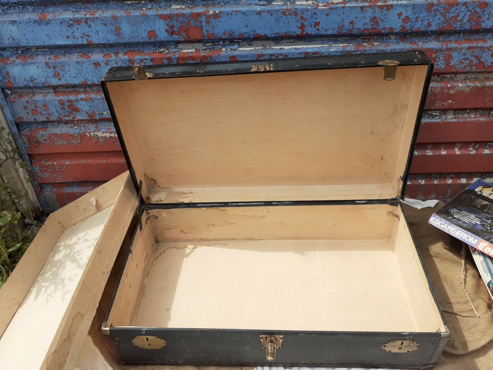 Vintage Blue Trunk
