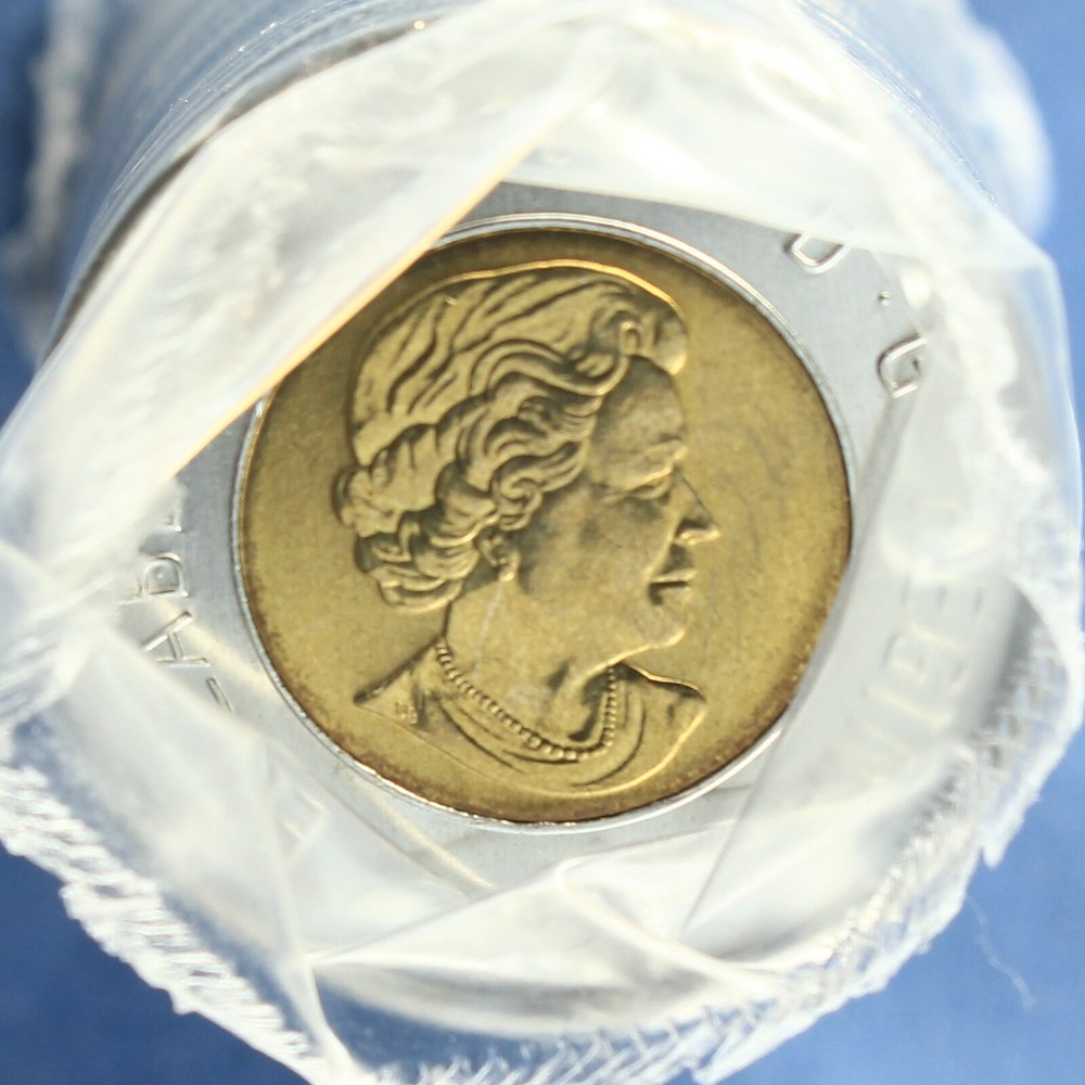 Canada 2009 Toonie 2$ from a Mint Roll (Normal Reverse)