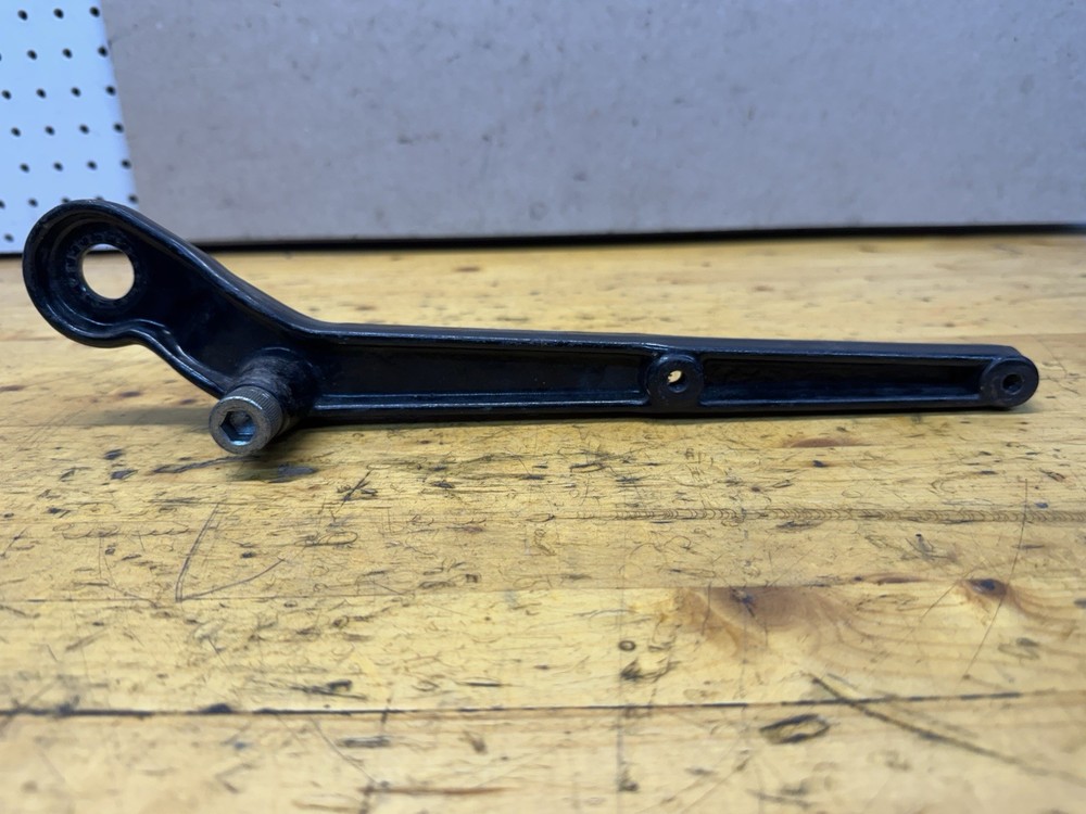 Harley-Davidson Exaust Support Mounting Bracket