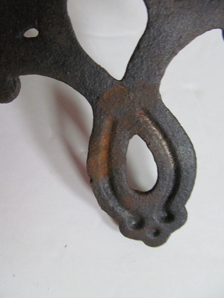 Wilton Cast iron painted heart trivet