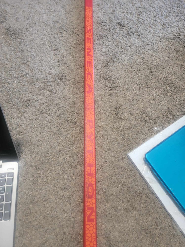 SENECA PYTHON Hockey stick red black