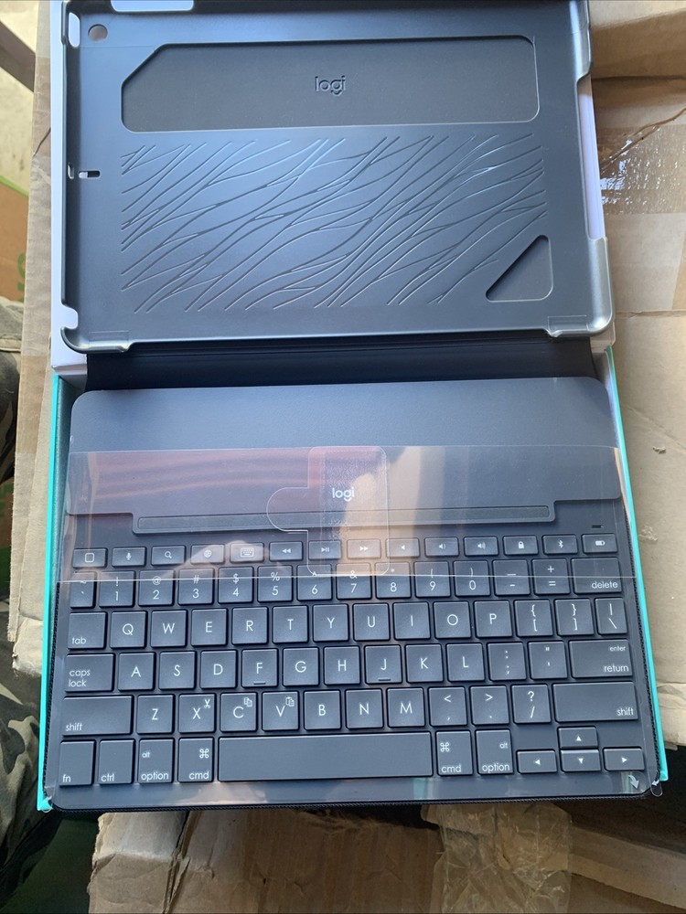 Logitech Slim Folio Keyboard Case for iPad 5th Gen. 2017 - Black (920008617)