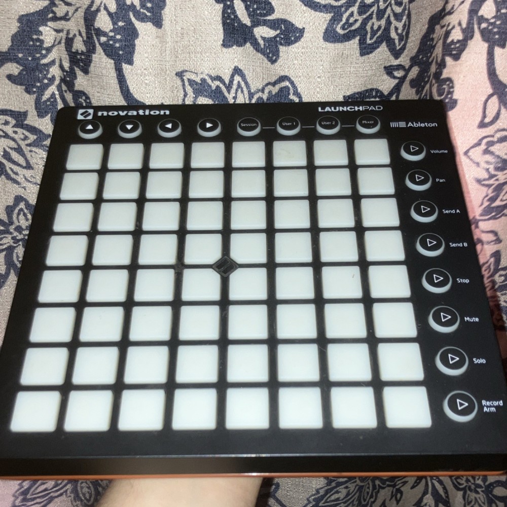 Novation Launchpad Ableton MIDI Pad Controller 64 Keys (USB Cable included)