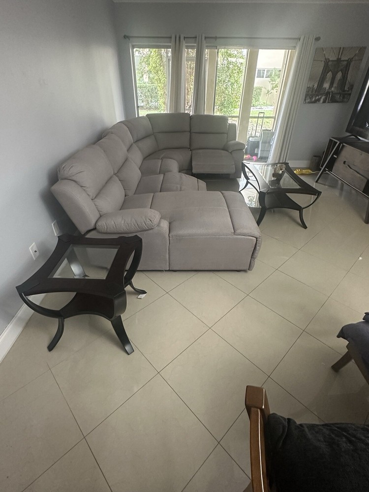 Living Room Set With 2 Tablas