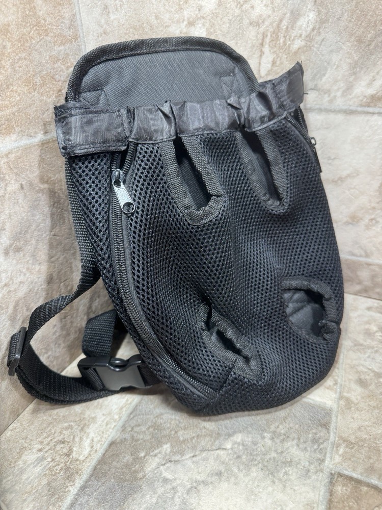Pet Carrier Adjustable Backpack Pet Front/Back Small Dog/Cat? Black -Preowned