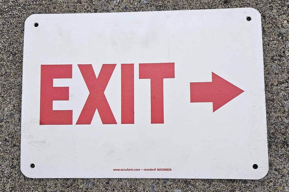 Exit Sign Right Arrow HD Plastic Directional Exit Indicator Arrow Lot 2 NEW