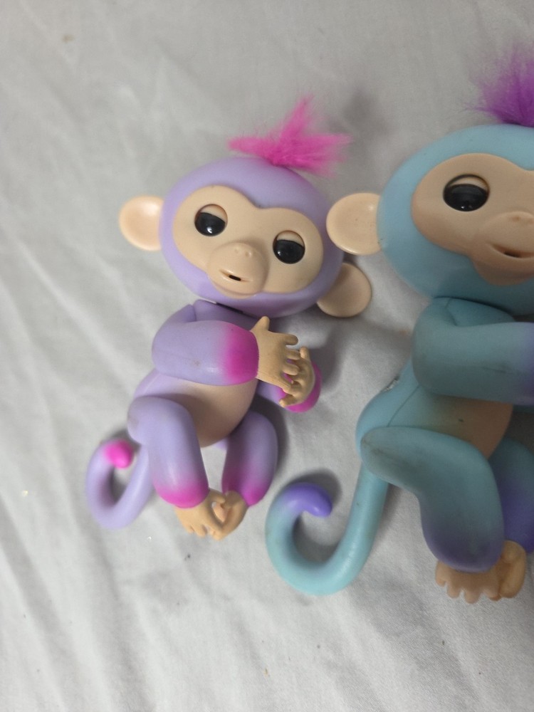 Lot Of 5 Fingerlings Monkey Wowwee