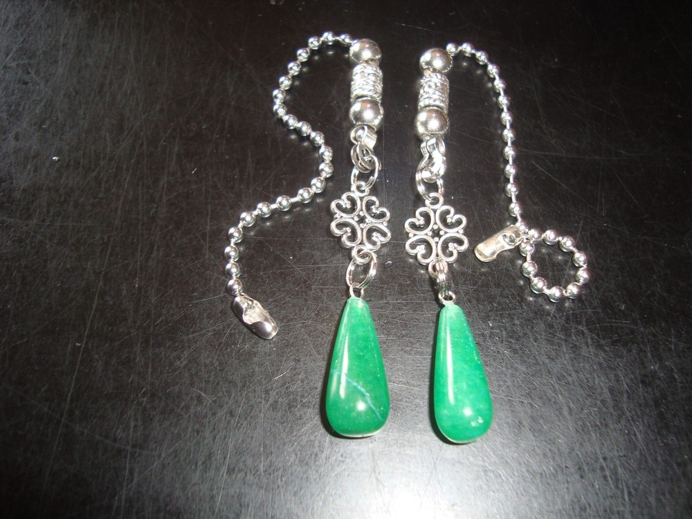 A Pair of Green Jade Stone Ceiling Fan Pull Chains Light/Lamp Pulls