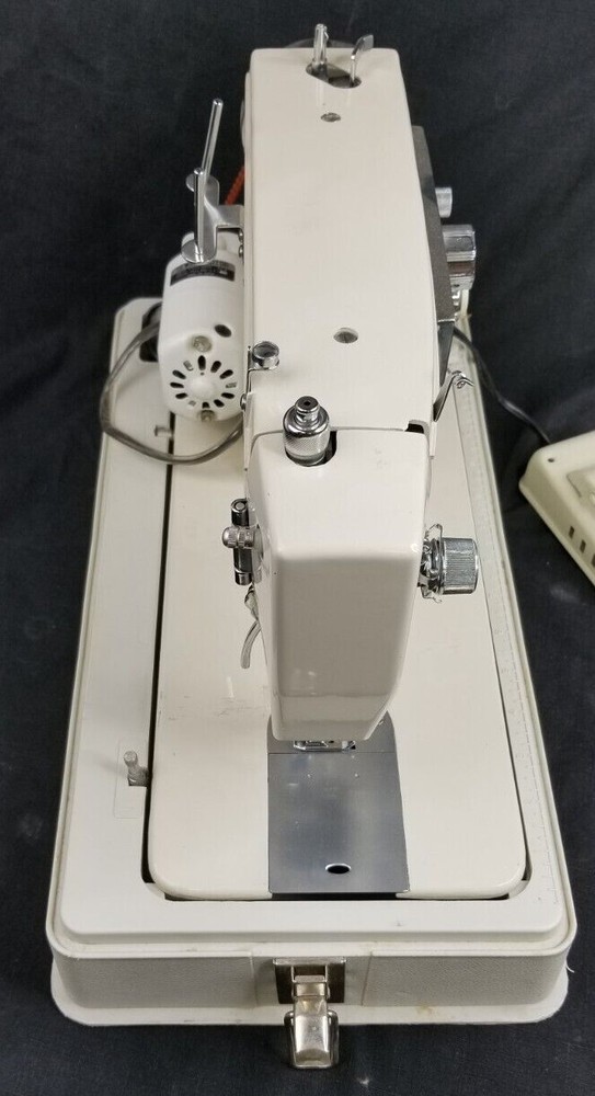 Vintage Dressmaker Sewing Machine Portable/Table Top