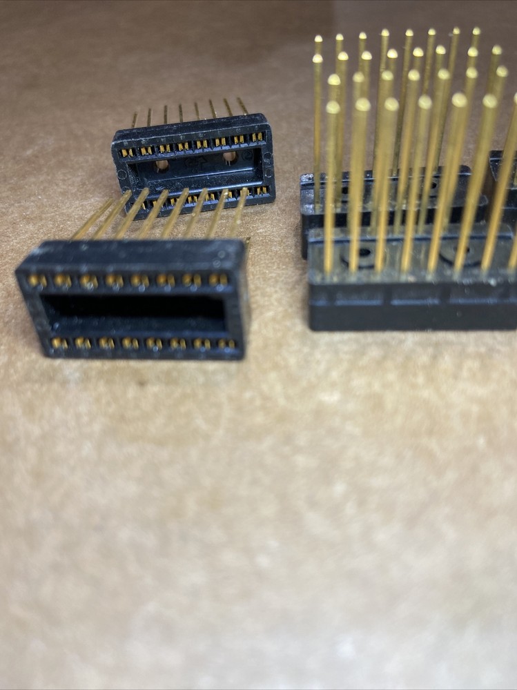 Unmarked Transistor socket Mixed Vintage Dual Inline IC Sockets # M