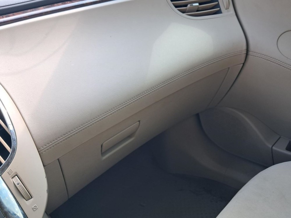 LACROSSE 2010 Glove Box 4790247