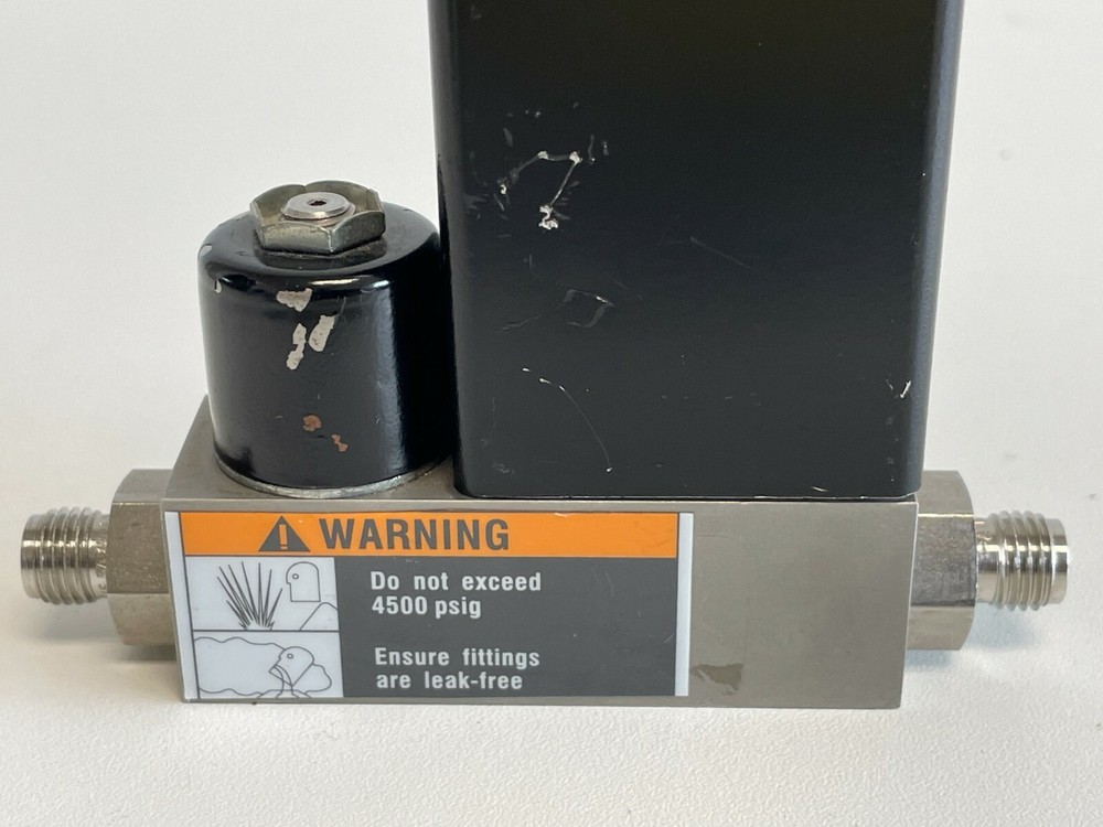 U2: Brooks 5850TR Mass Flow Controller 5850 TR Series