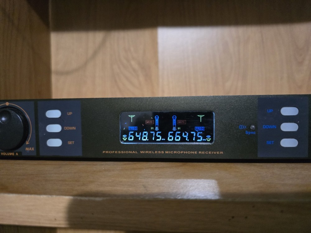 IDOLpro UHF-398 Professional Dual Wireless Microphone Receiver