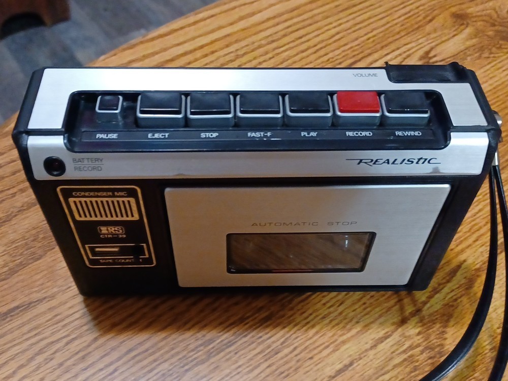 Realistic CTR-39 Portable Compact Cassette Tape Recorder Player & Case