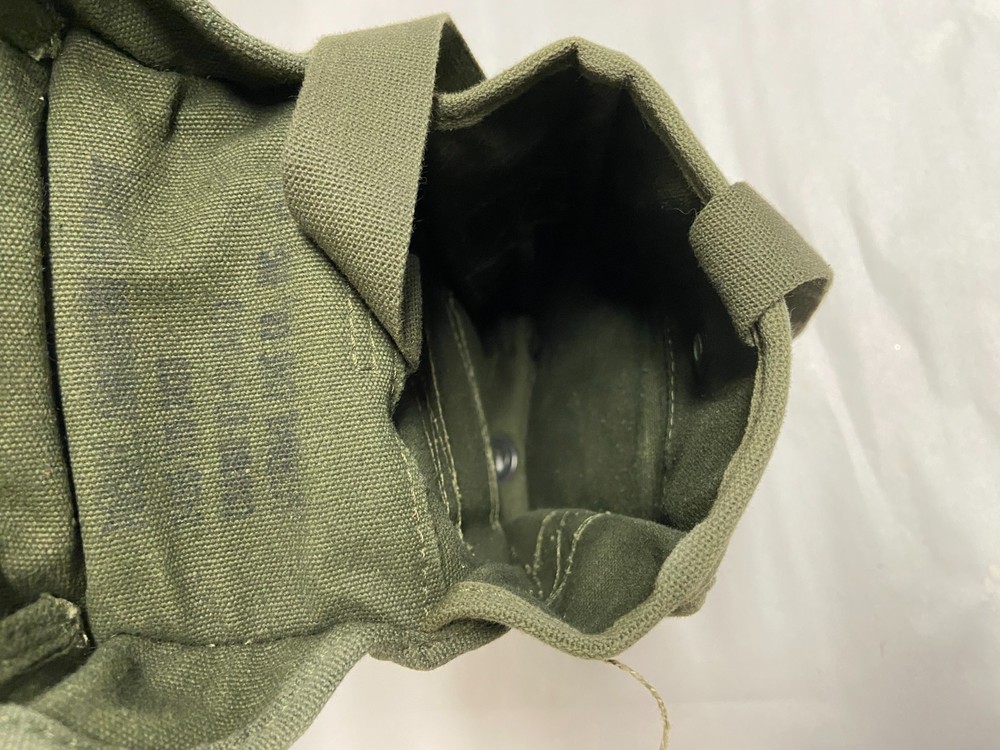 VINTAGE AMMUNITION POUCH WITH NAVY PATCH