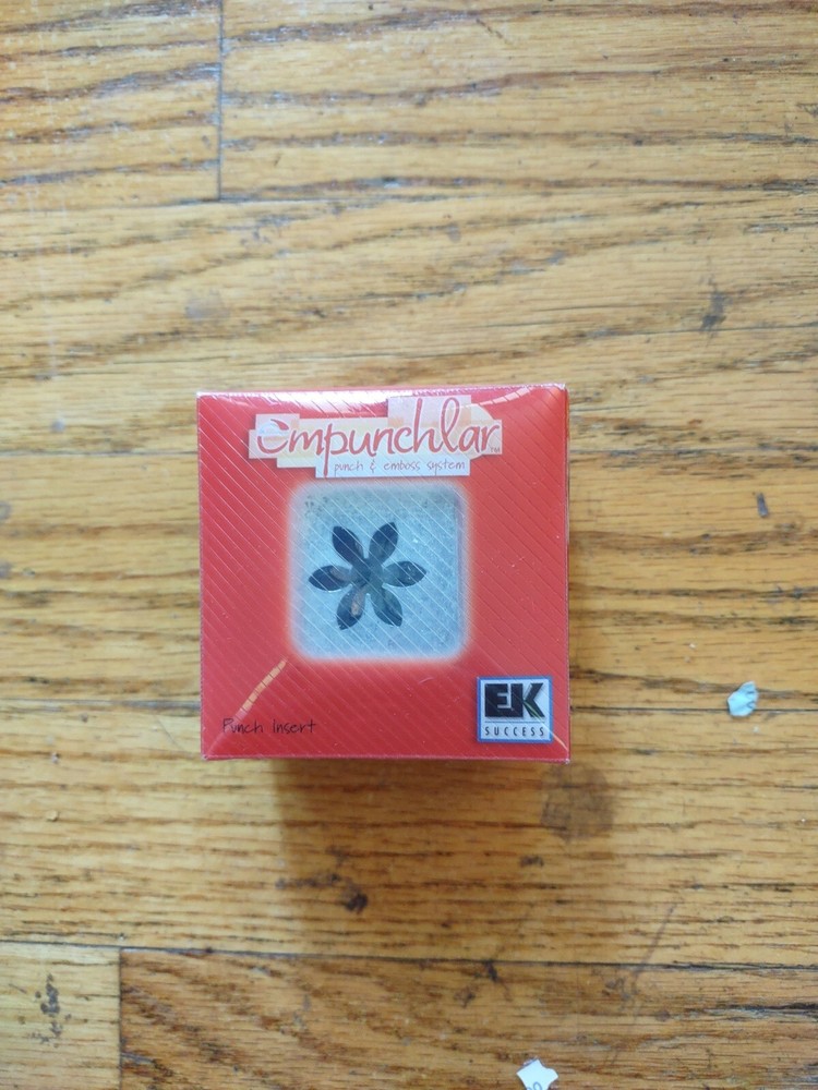 EK Success Empunchlar Punch Insert - Daisy-New