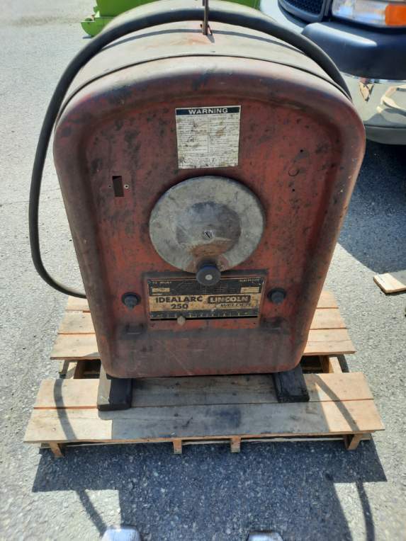 lincoln idealarc 250 (parts only)