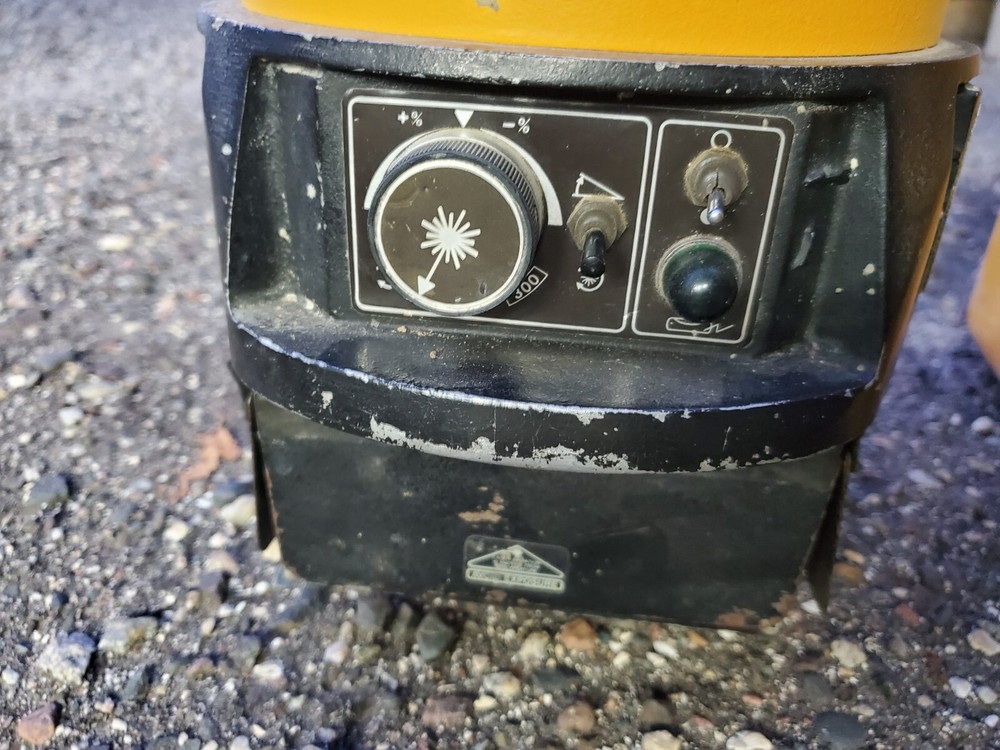 Spectra-Physics 945L Laserplane Transmitter w/ Hard Case Untested As Is