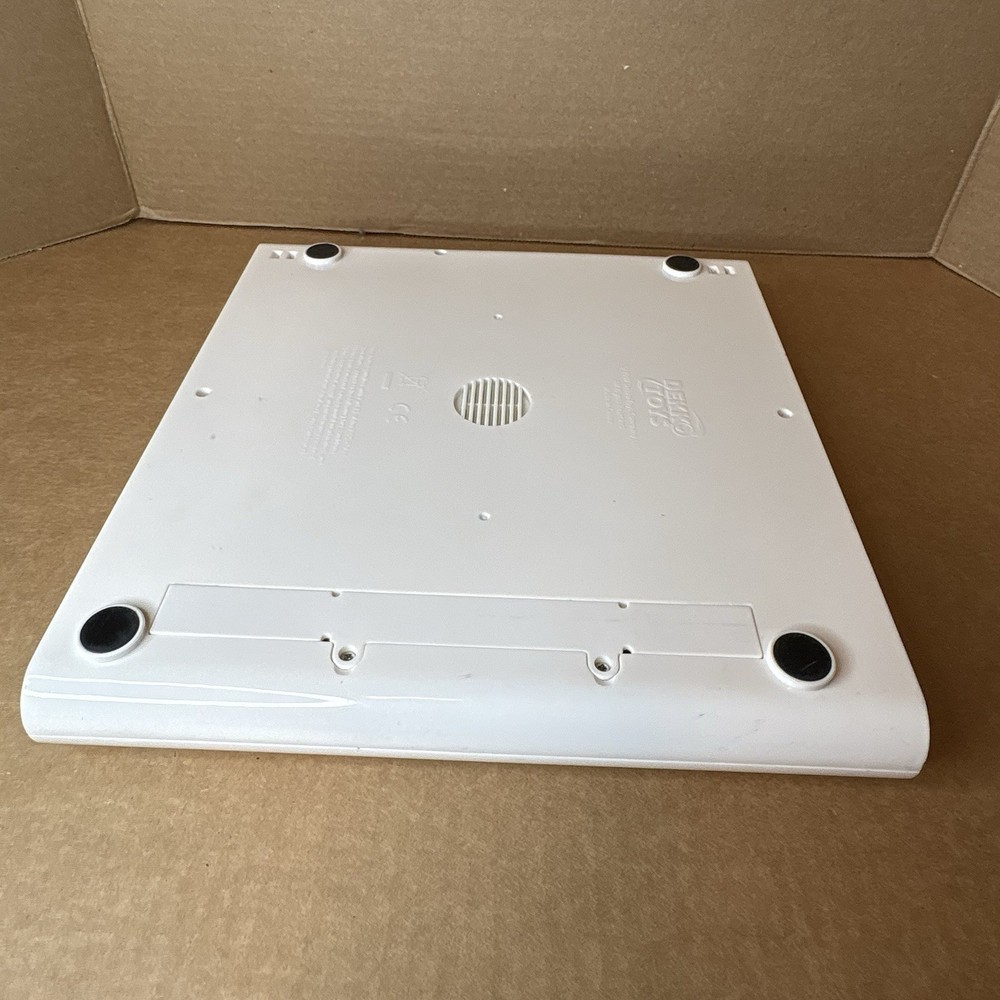 FlashPad Electronic Light & Touch Games Toy Element White Pre-owned Memory Game