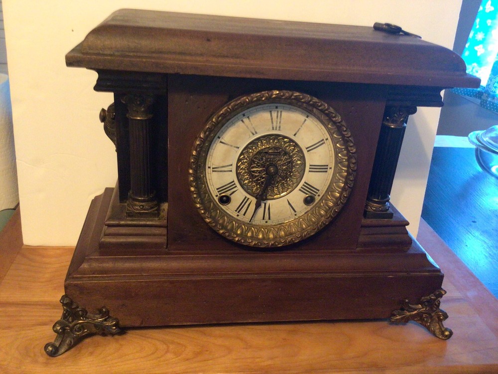 Antique E. Ingraham Co. Bristol, Conn. Column Mantel / Shelf Clock