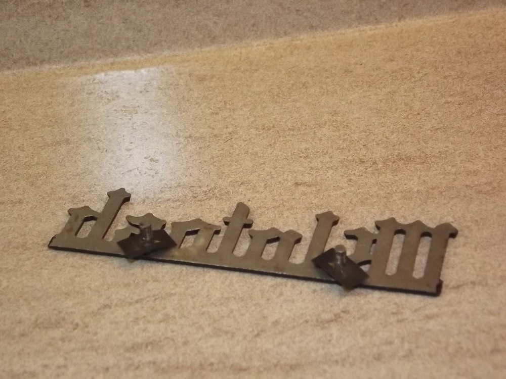 Mcintosh Badge / Logo Part