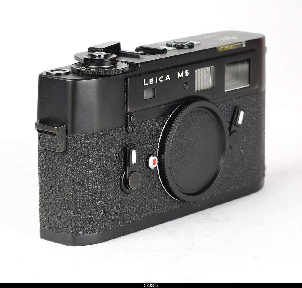 Leica M5 Black 3 Lug Mint- w/ Orginal boxed