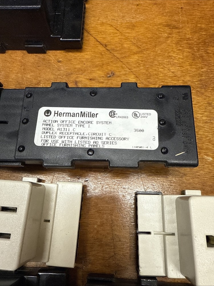 Herman Miller receptacles (58 ) LOT.