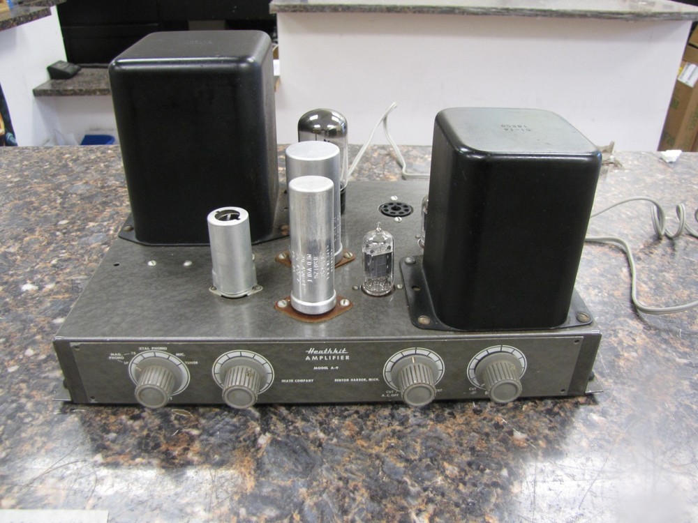 Vintage Heathkit Heath Amplifier A-9    HTF -Powers On- NA46