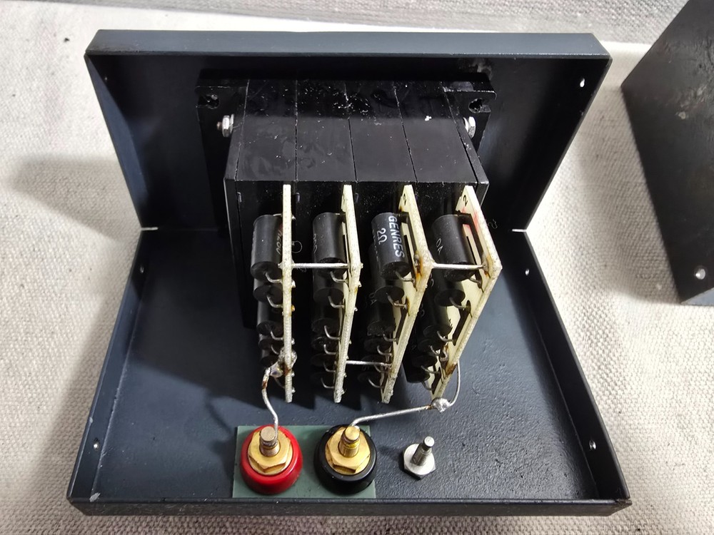 General Resistance Dial-An-Ohm Resistor Box Model DA 42-3, 4 Steps