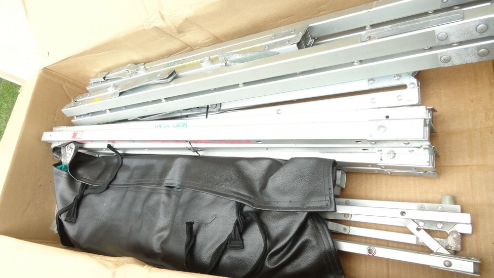 2 - Da lite projection screens 6' x 4.5' front-view, frames & cranks..Set of 2.
