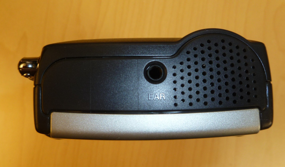 Casio TV-900B Mini Hand Held Television Battery Operated w/Pull-Out Antenna