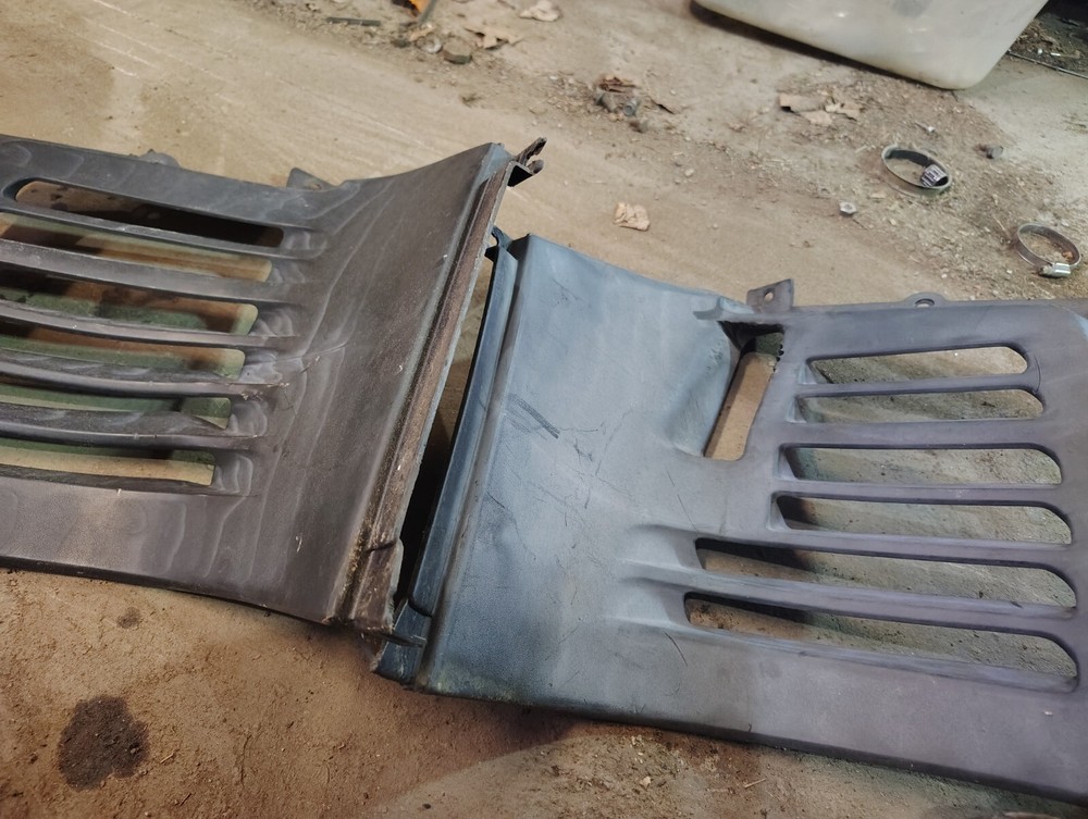 1995 yamaha vmax knee vents