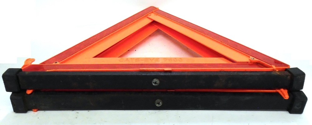 EMERGENCY WARNING TRIANGLE 7500, SET OF 2